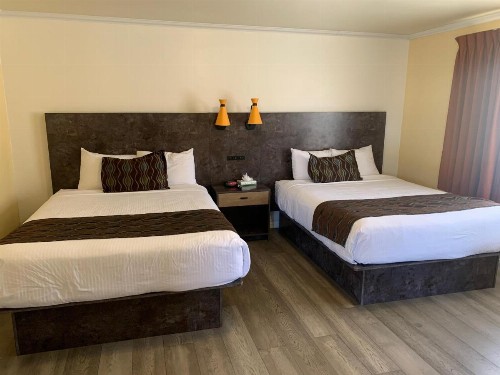 Oasis Inn and Suites - image 11