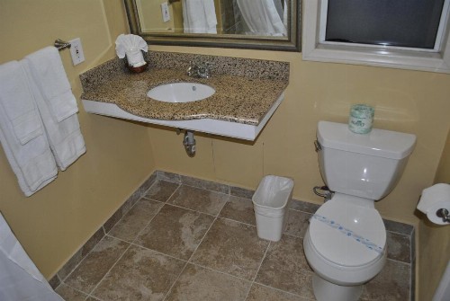 Oasis Inn and Suites - image 12