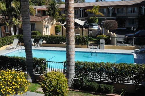 Oasis Inn and Suites - image 13