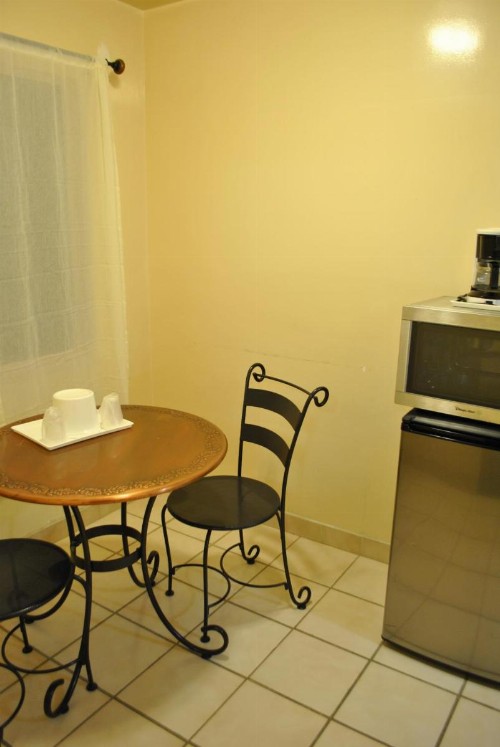 Oasis Inn and Suites - image 14