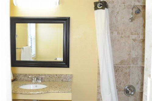 Oasis Inn and Suites - image 2