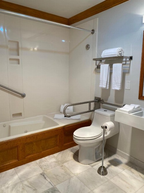 Inn On SummerHill - image 4
