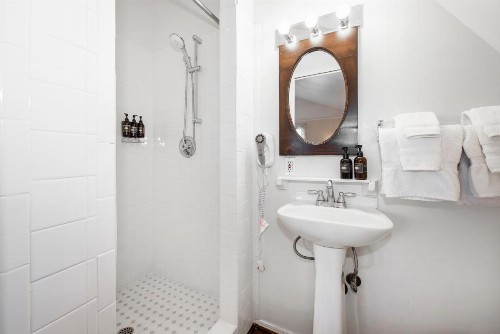 Bath Street Inn - image 17