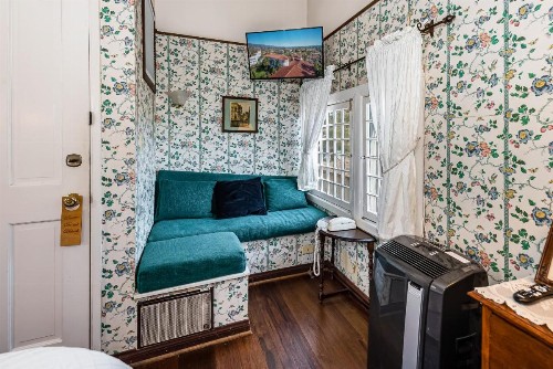 Bath Street Inn - image 19
