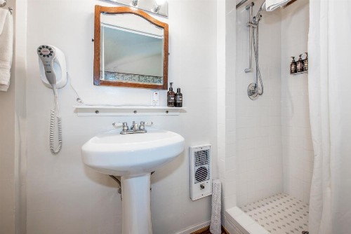 Bath Street Inn - image 39