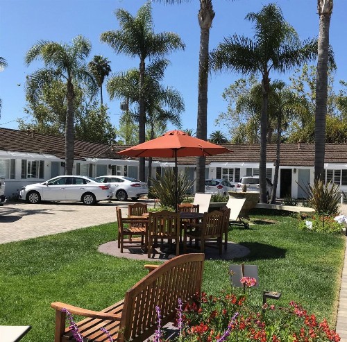 Marina Beach Motel - image 13