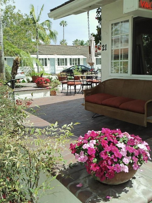 Marina Beach Motel - image 15