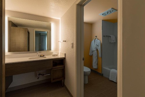 West Beach Inn a Coast Hotel - image 40