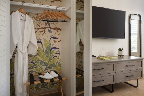 Pacifica Suites - image 26