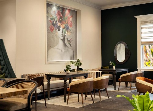 Pacifica Suites - image 4
