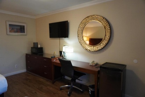 Rose Garden Inn - image 11