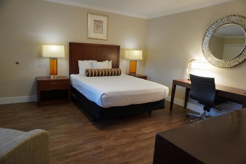 Rose Garden Inn - image 26