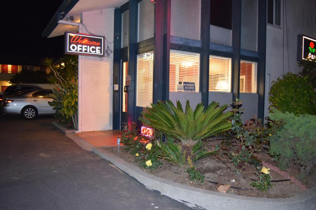 Rose Garden Inn - image 3