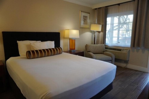 Rose Garden Inn - image 7