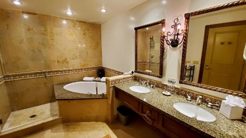 Harbor View Inn - image 30