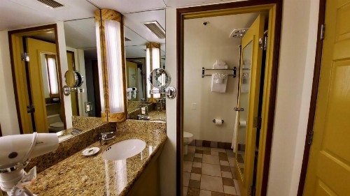 Harbor View Inn - image 35