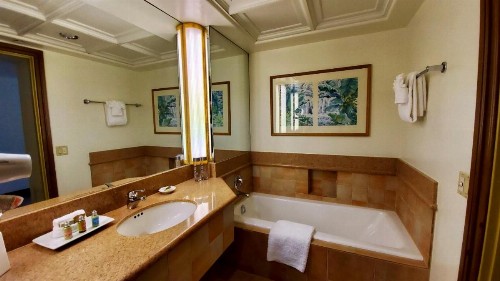 Harbor View Inn - image 36