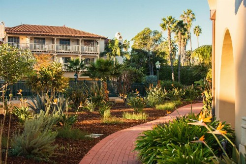 Harbor View Inn - image 37