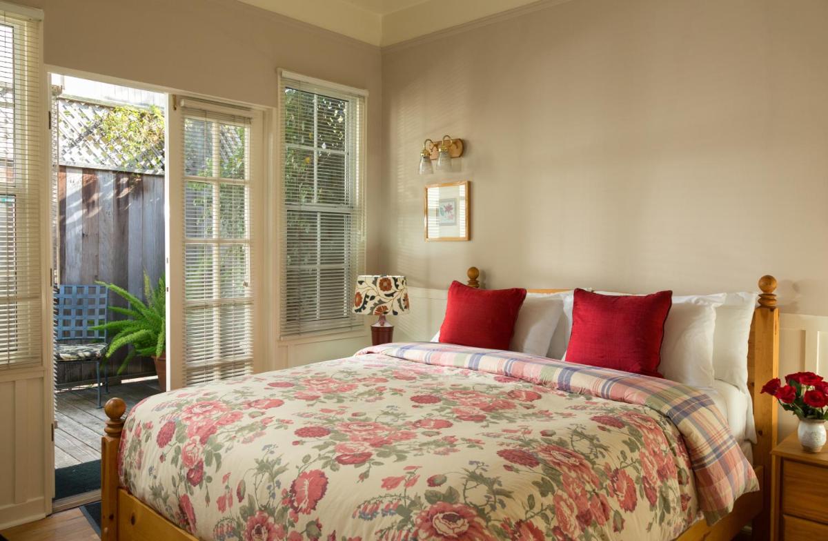 Cheshire Cat Inn & Cottages - image 2