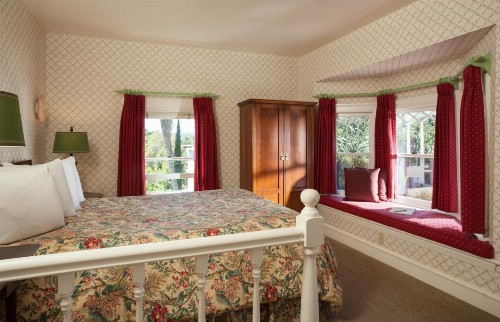Cheshire Cat Inn & Cottages - image 42