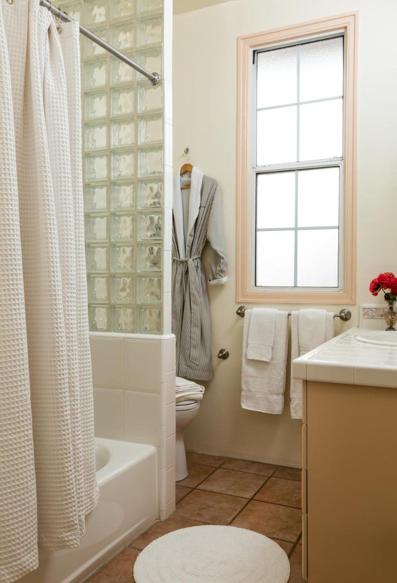 Cheshire Cat Inn & Cottages - image 7