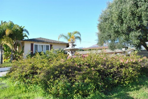 Town and Country Inn - image 18