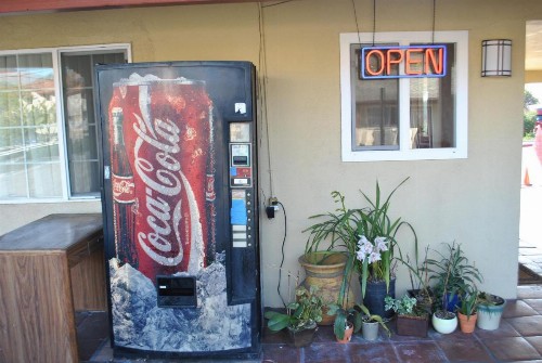 Town and Country Inn - image 28