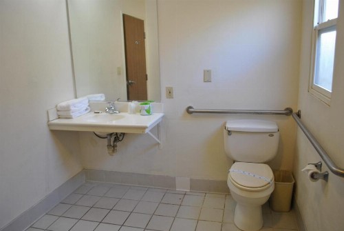 Town and Country Inn - image 36