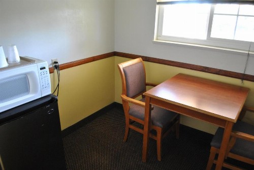 Town and Country Inn - image 38