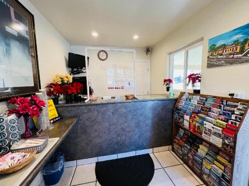 Town and Country Inn - image 48