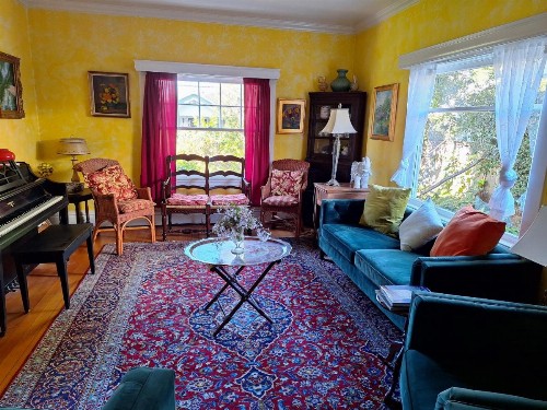Secret Garden Inn & Cottages - image 13