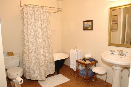 Secret Garden Inn & Cottages - image 25