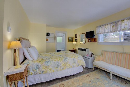Secret Garden Inn & Cottages - image 27