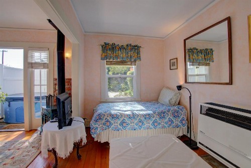 Secret Garden Inn & Cottages - image 30