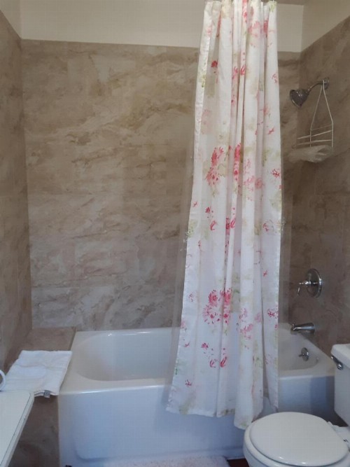 Secret Garden Inn & Cottages - image 31