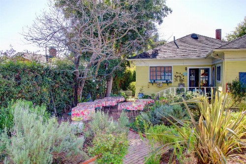 Secret Garden Inn & Cottages - image 38