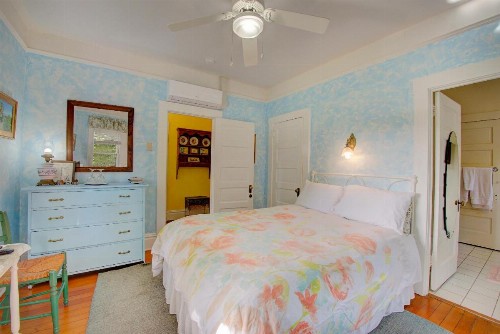 Secret Garden Inn & Cottages - image 49