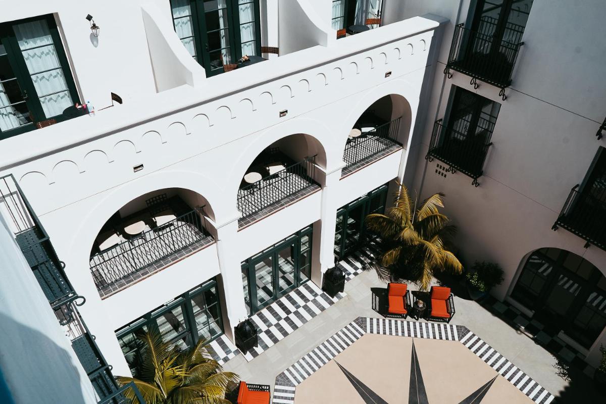 Hotel Californian - image 7
