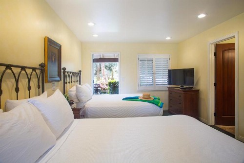 Castillo Inn at the Beach - image 14