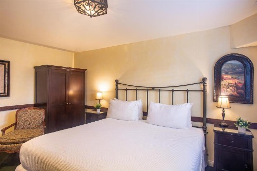 Castillo Inn at the Beach - image 30