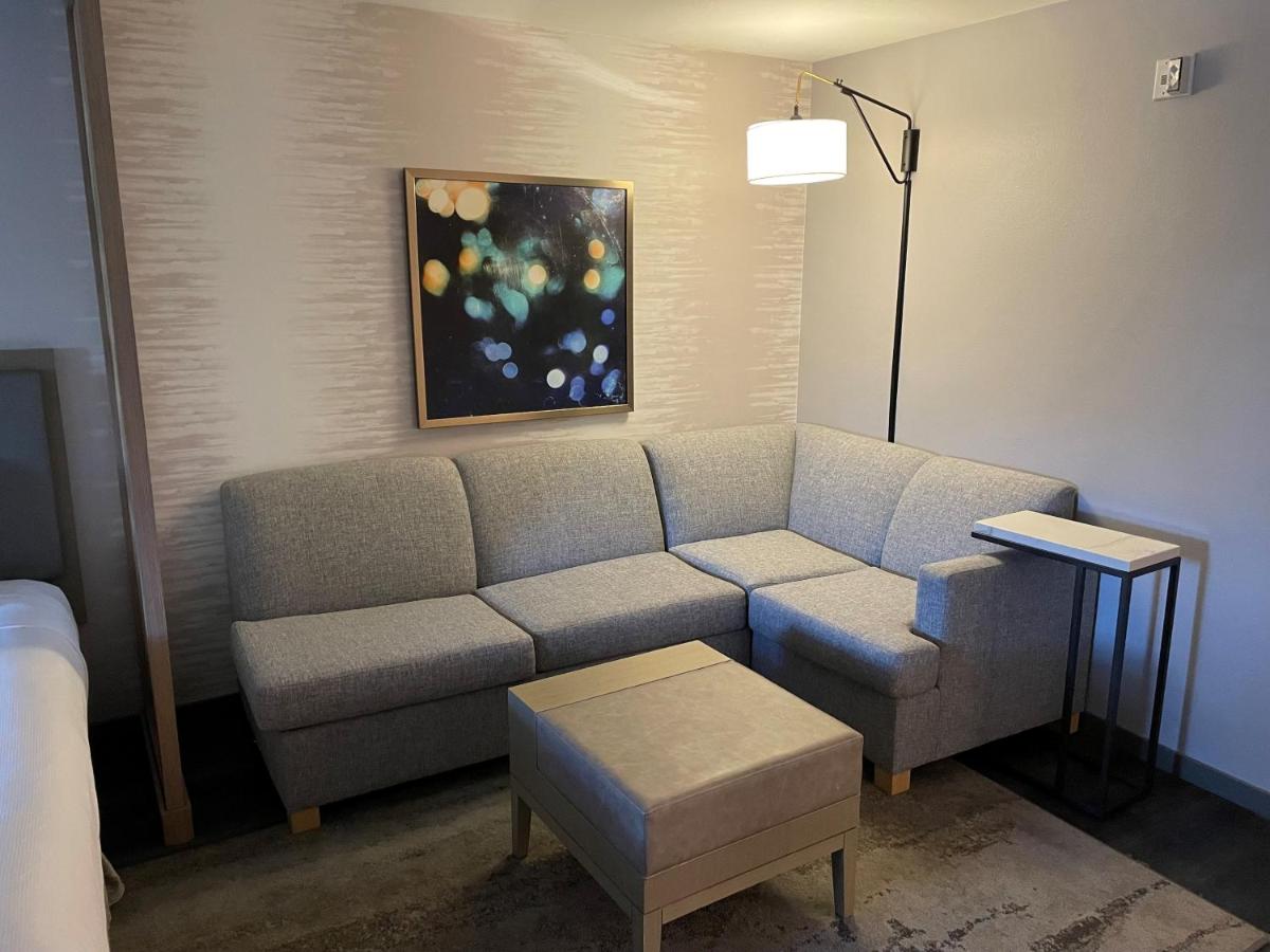 Hyatt Place Santa Barbara - image 4