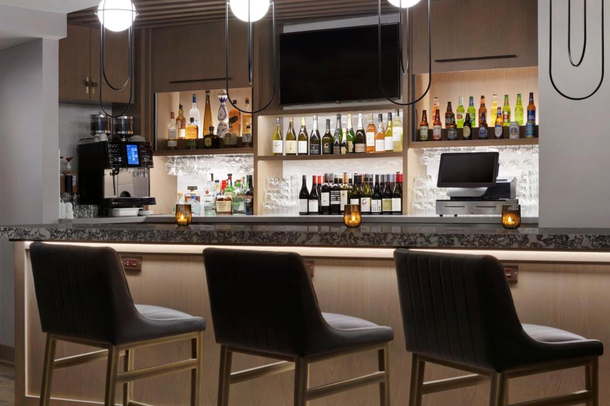 Hyatt Place Santa Barbara - image 7