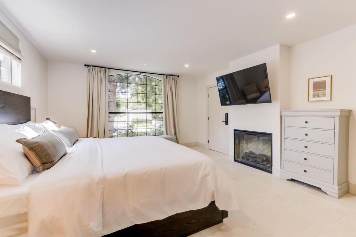 Casa Valerio Unit 6C-Boutique Suite in Downtown Santa Barbara - image 6