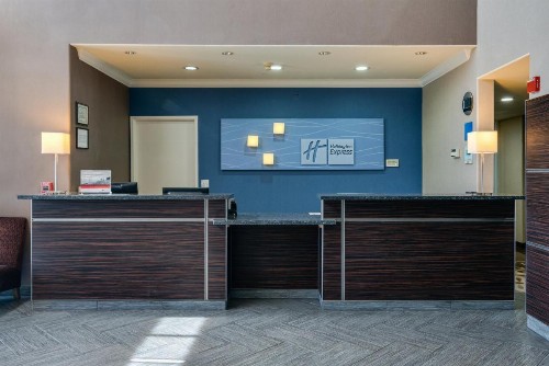 Holiday Inn Express & Suites Santa Clara an IHG Hotel - image 17