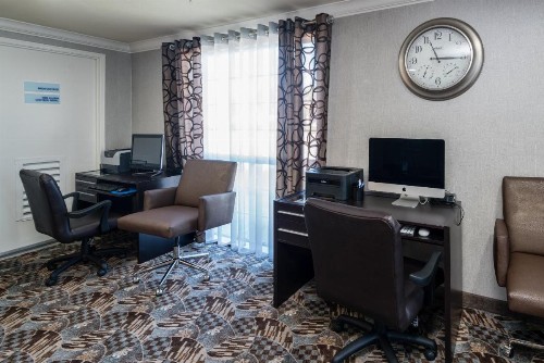 Holiday Inn Express & Suites Santa Clara an IHG Hotel - image 22
