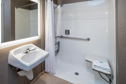 Holiday Inn Express & Suites Santa Clara an IHG Hotel - image 30