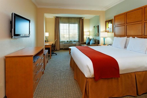 Holiday Inn Express Hotel & Suites Santa Clara - Silicon Valley an IHG Hotel - image 17