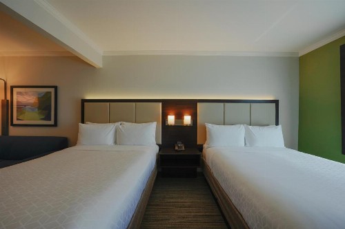 Holiday Inn Express Hotel & Suites Santa Clara - Silicon Valley an IHG Hotel - image 3