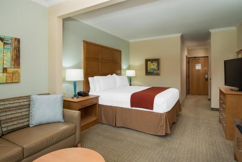 Holiday Inn Express Hotel & Suites Santa Clara - Silicon Valley an IHG Hotel - image 6