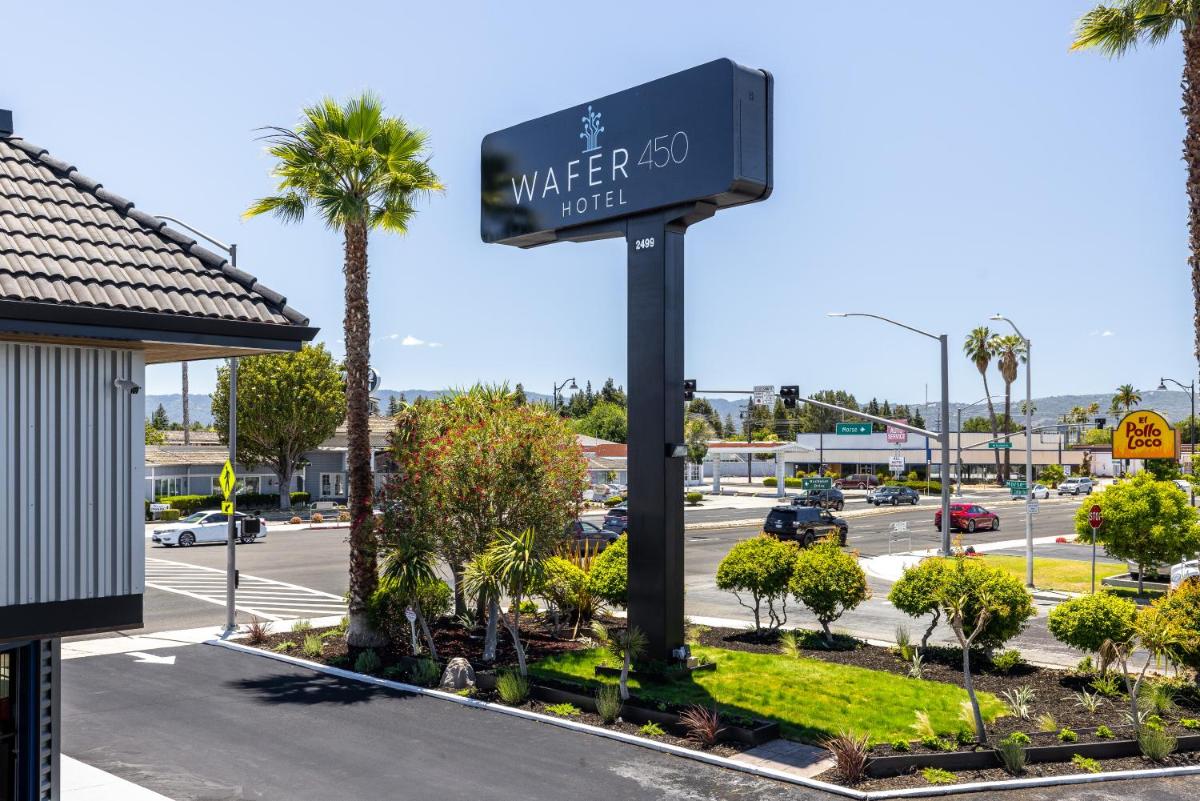 Hotel Stratford Santa Clara - image 4